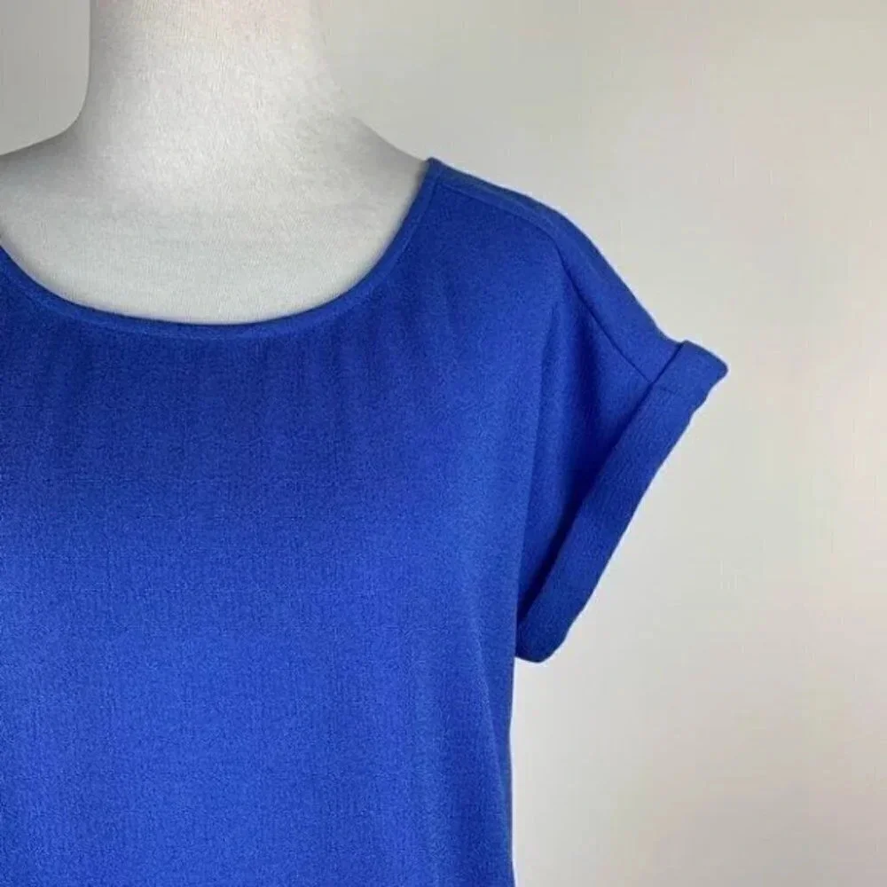 Express top size M Blue short sleeve lightweight